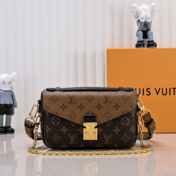 LOUIS VUITTON bag - Picture 1 of 9